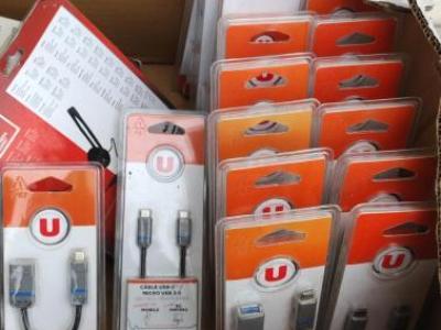 LOT DIFFERENTS CABLE ET ADAPTEUR 